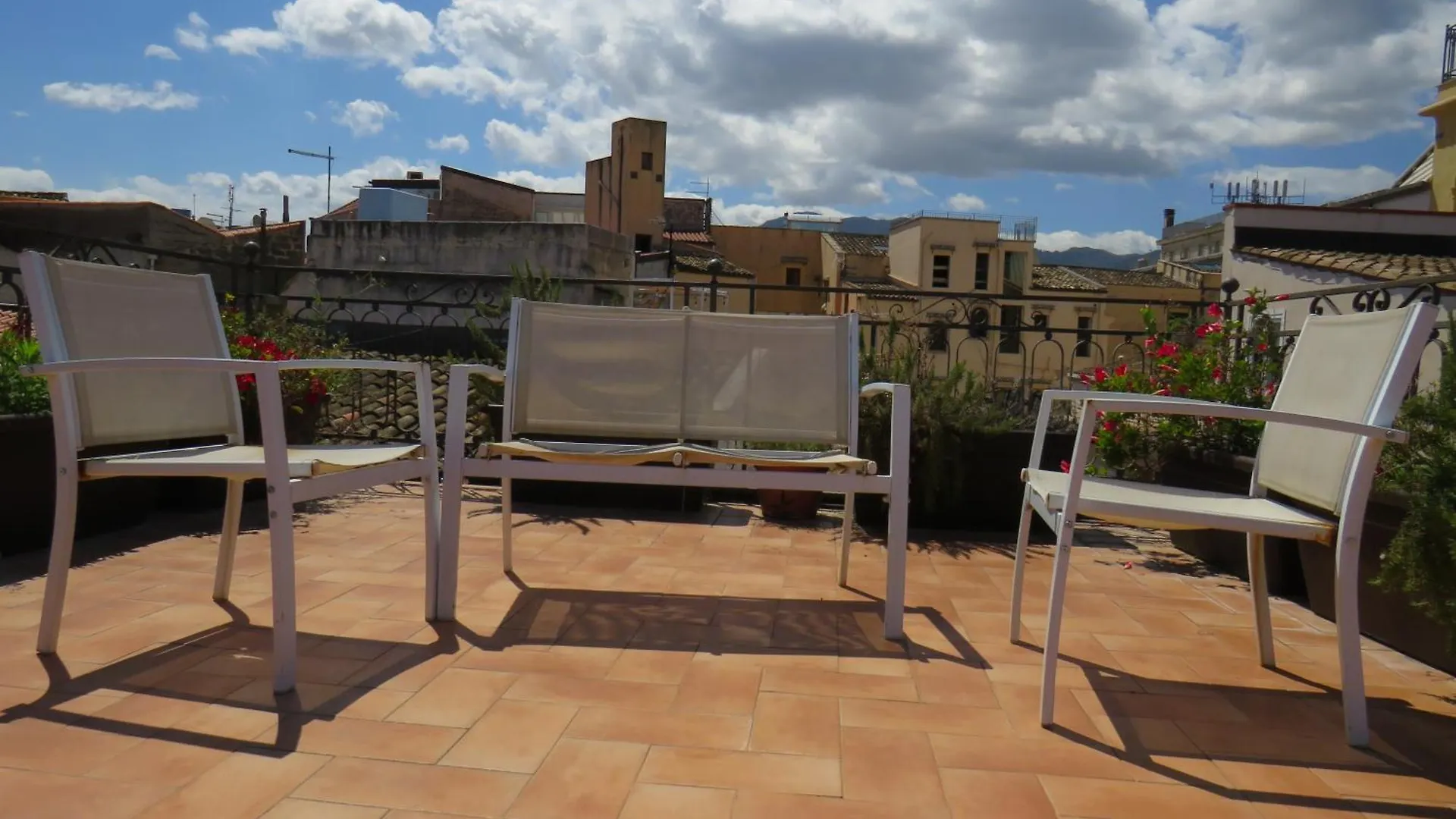 Διαμέρισμα Sunny Loft With Terrace And Jacuzzi In The City Centre Παλέρμο