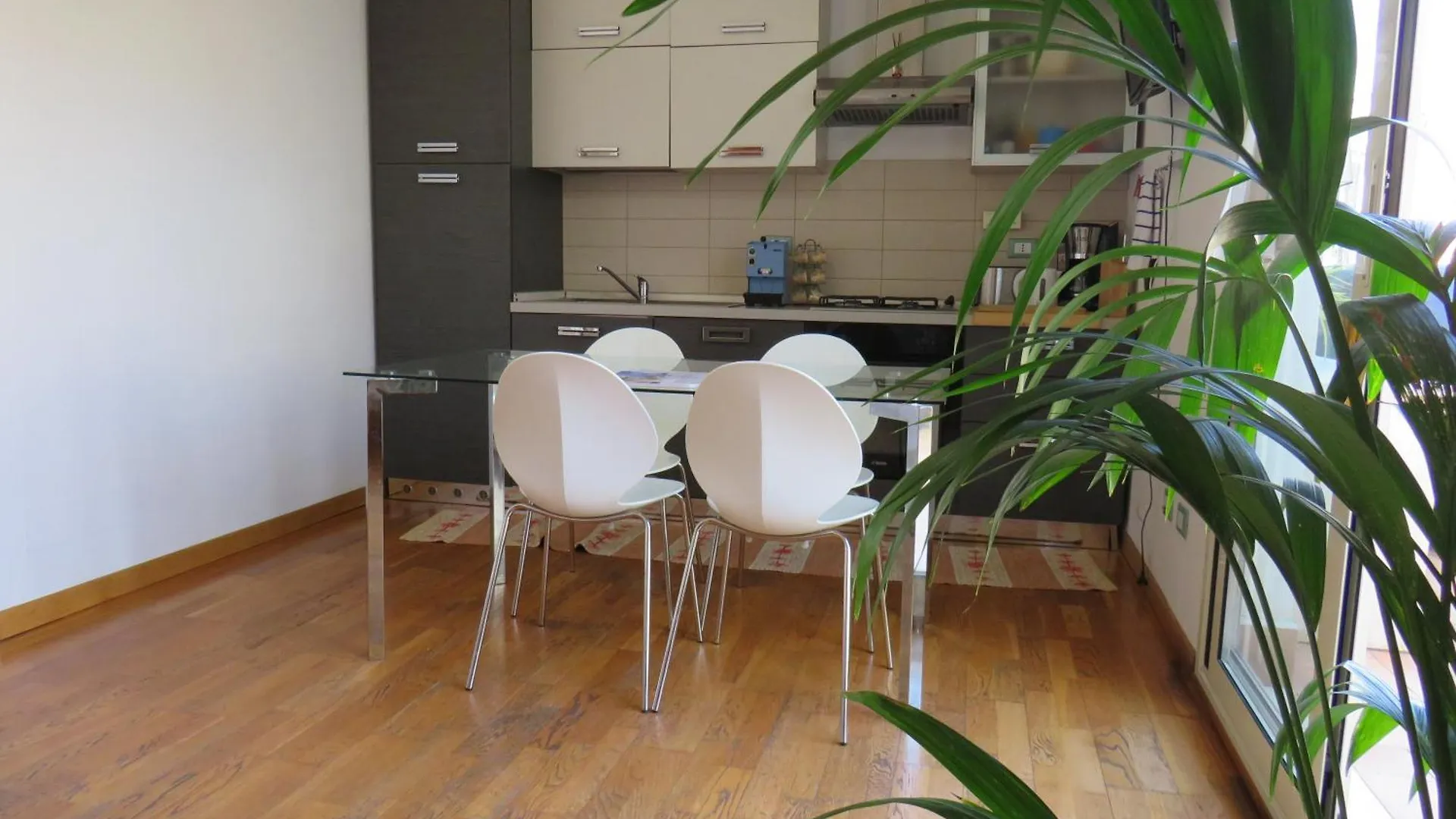Διαμέρισμα Sunny Loft With Terrace And Jacuzzi In The City Centre Παλέρμο