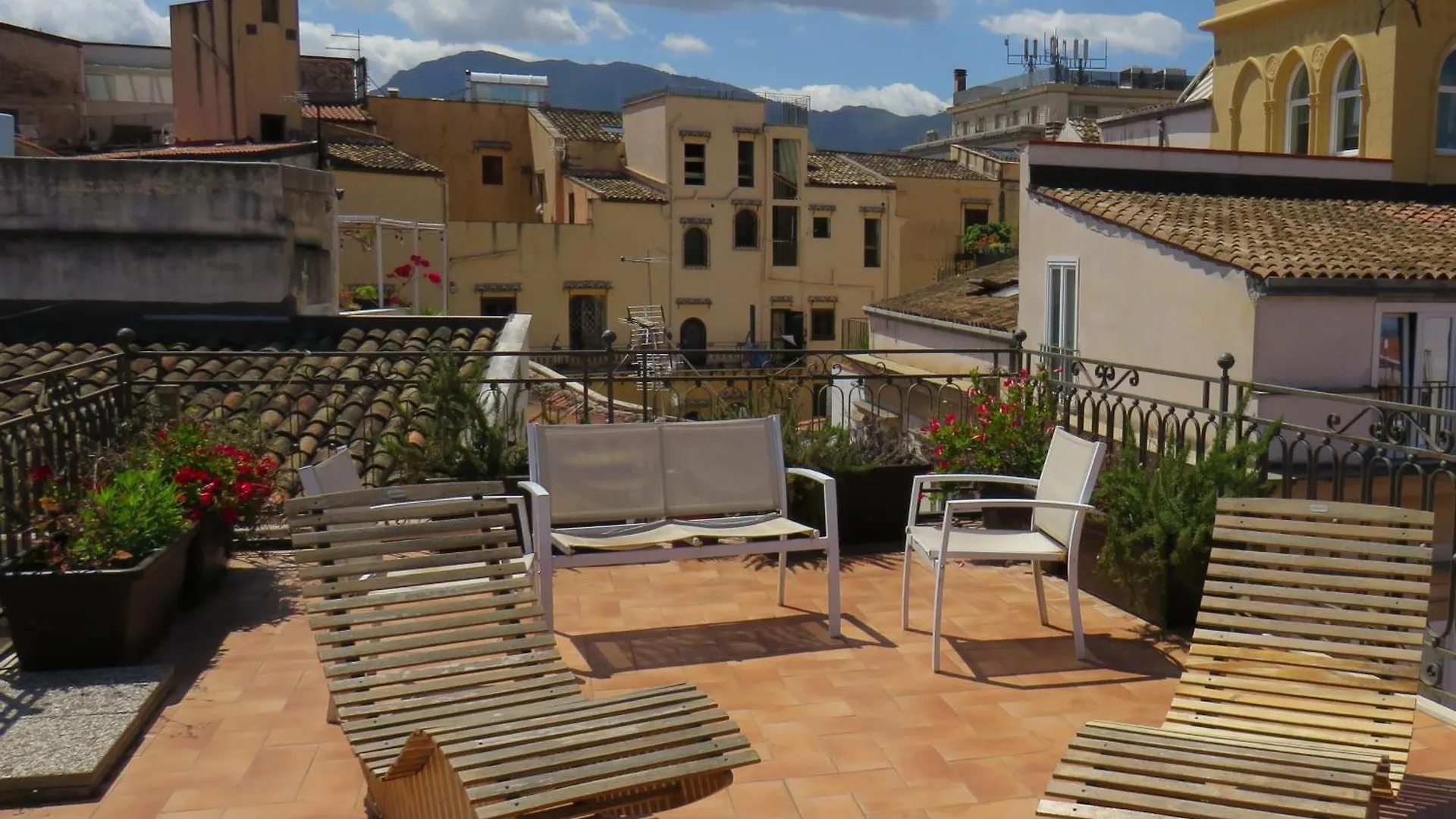 Διαμέρισμα Sunny Loft With Terrace And Jacuzzi In The City Centre Παλέρμο Ιταλία